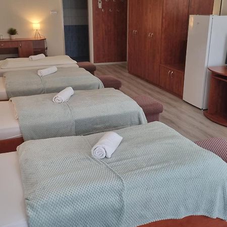 Sport Hotel Tatabánya Eksteriør bilde