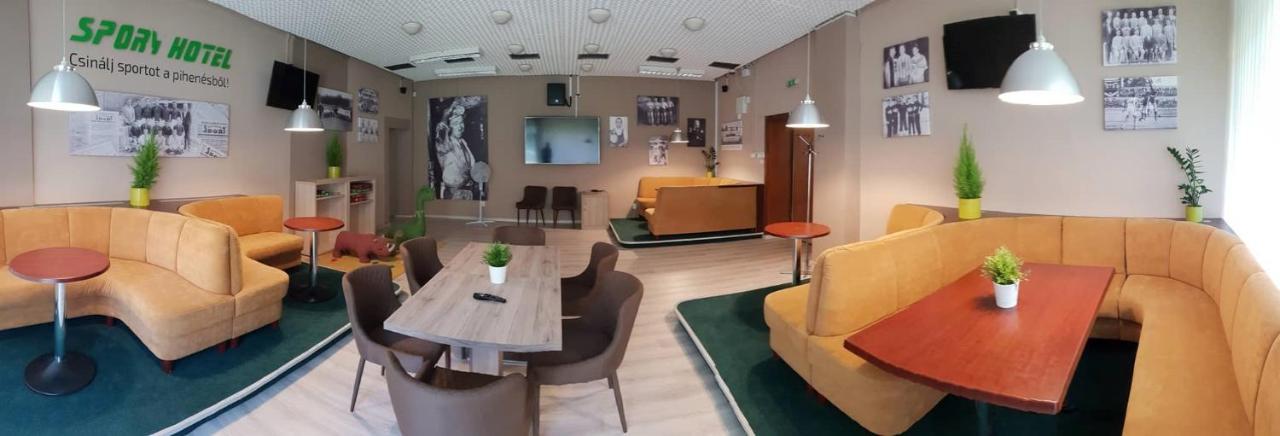 Sport Hotel Tatabánya Eksteriør bilde