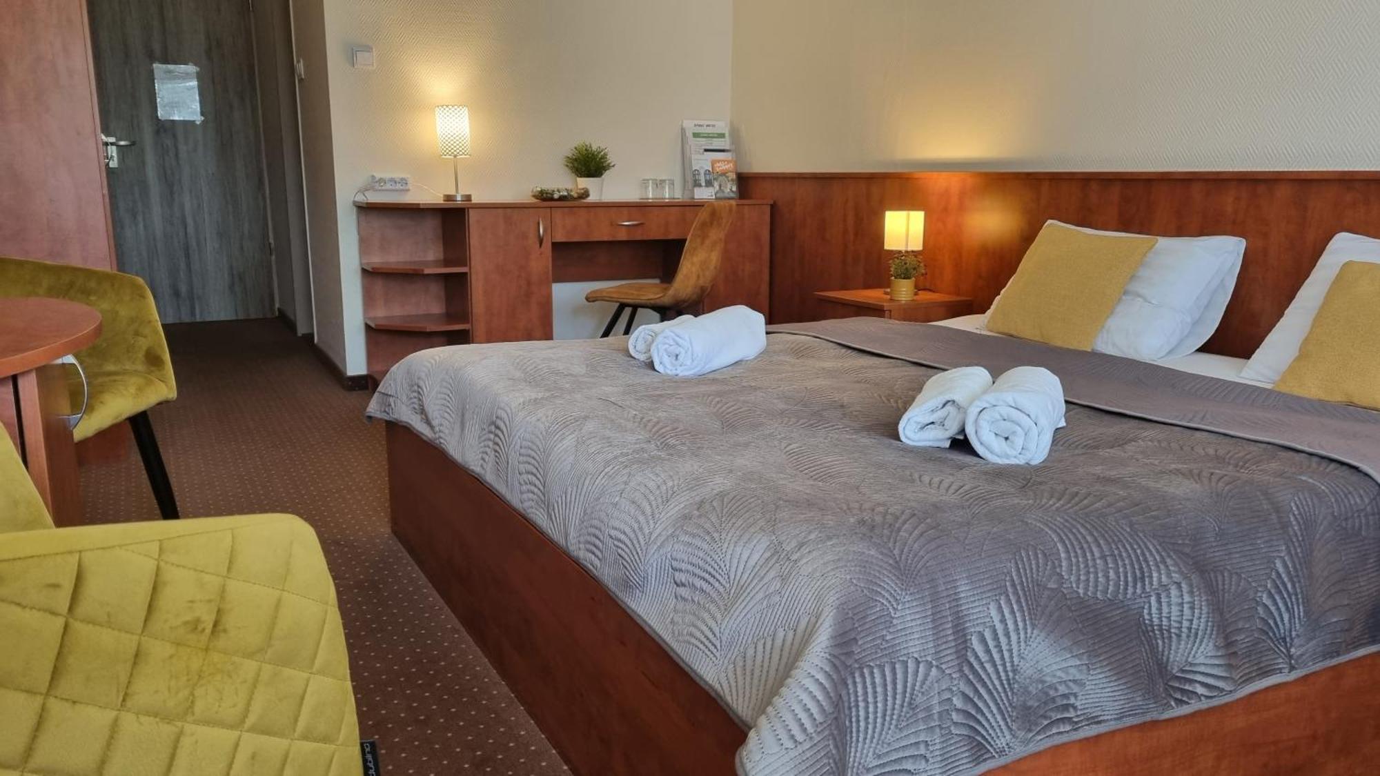 Sport Hotel Tatabánya Eksteriør bilde