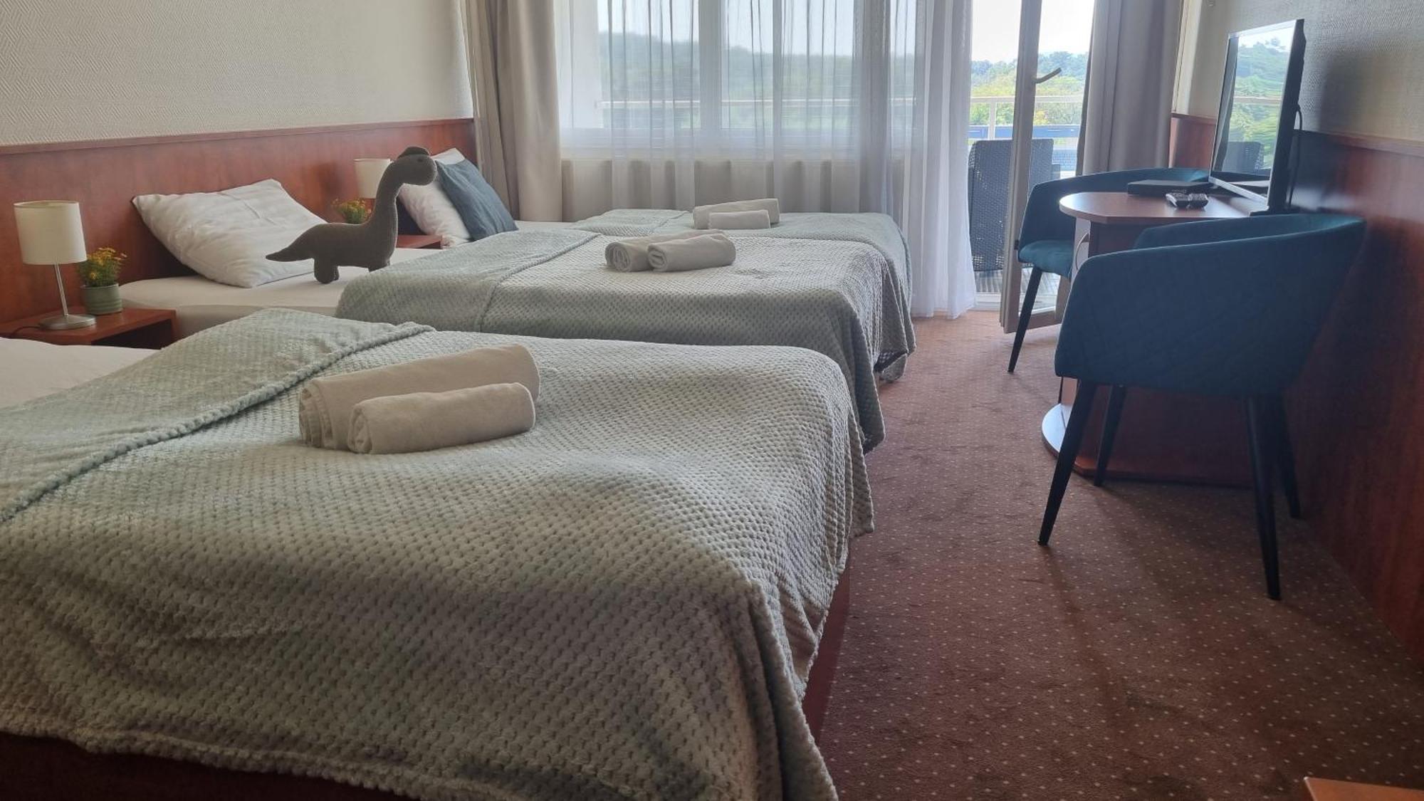 Sport Hotel Tatabánya Eksteriør bilde