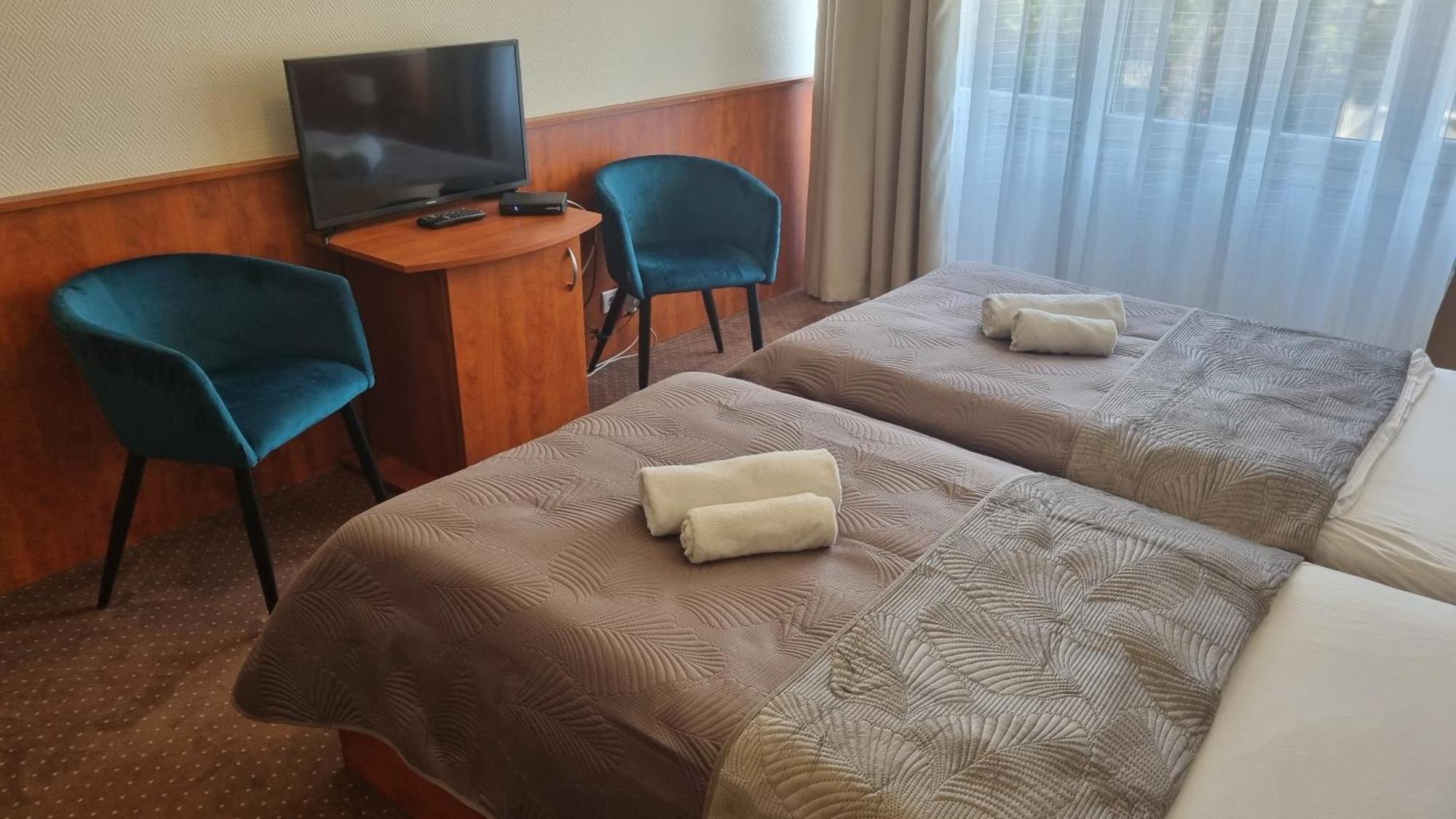 Sport Hotel Tatabánya Eksteriør bilde